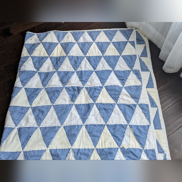 Vintage Antique Handmade Quilt - Picture 3 of 6